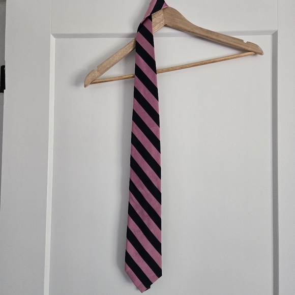 Jos. A. Bank Silk Pink and Black Diagonal Striped Tie - Picture 2 of 8